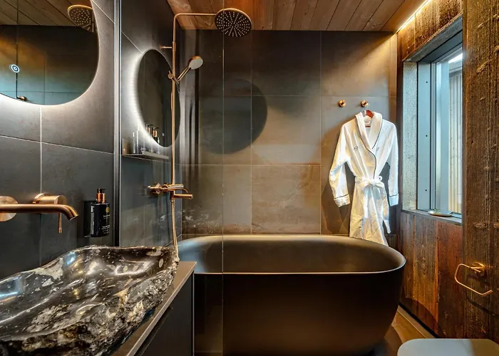 Aura Arctic - Grand Panoramic & Grand Hideaway מלון